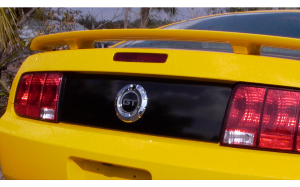 Picture of 2005-09 Mustang Tail Panel Accent Decal (Style 2 - Solid)